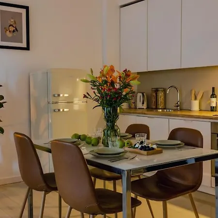 Oomph Downtown Atmospheric Zelazna Street Appartement *