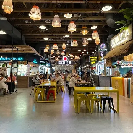 Oomph Downtown Atmospheric Zelazna Street *