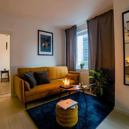 Oomph Downtown Atmospheric Zelazna Street Apartman *