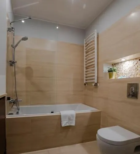 Oomph Downtown Atmospheric Zelazna Street *