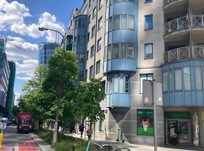 Oomph Downtown Atmospheric Zelazna Street * وارسو