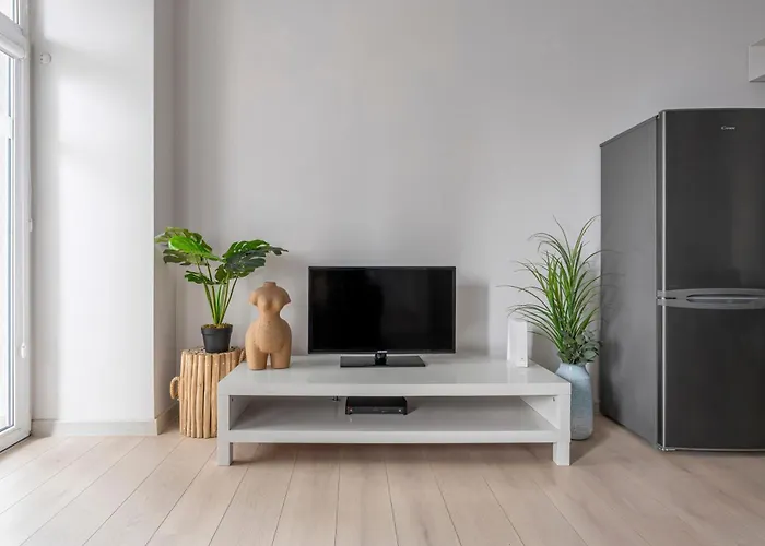 Oomph Downtown Atmospheric Zelazna Street * وارسو