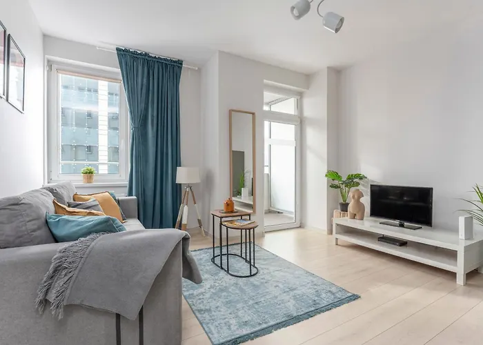 Oomph Downtown Atmospheric Zelazna Street *