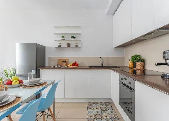 Oomph Downtown Atmospheric Zelazna Street وارسو