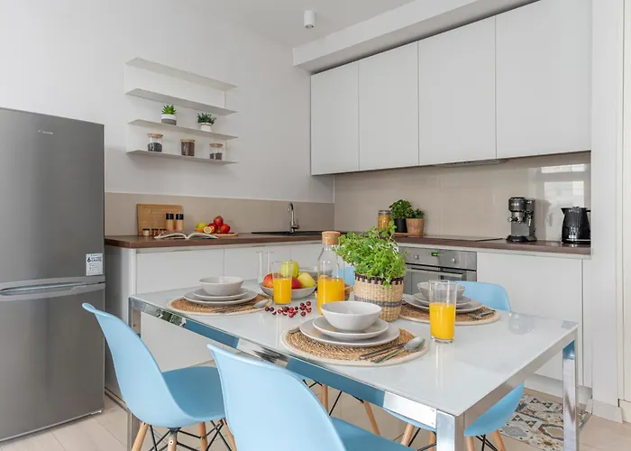 Oomph Downtown Atmospheric Zelazna Street * وارسو