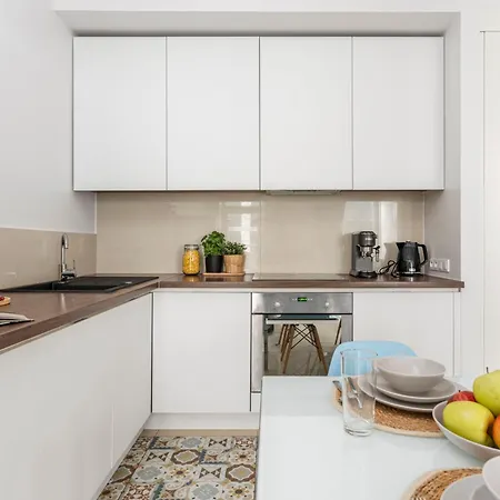 Oomph Downtown Atmospheric Zelazna Street * ורשה