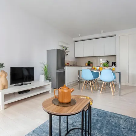 Oomph Downtown Atmospheric Zelazna Street ורשה